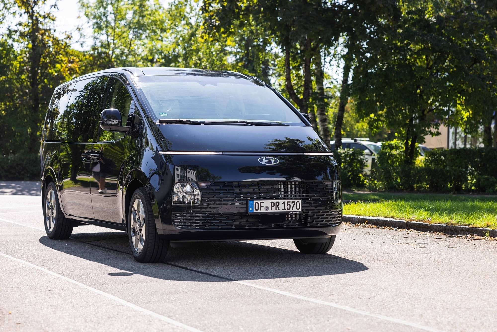 Agenturfoto Hyundai Staria unterwegs
