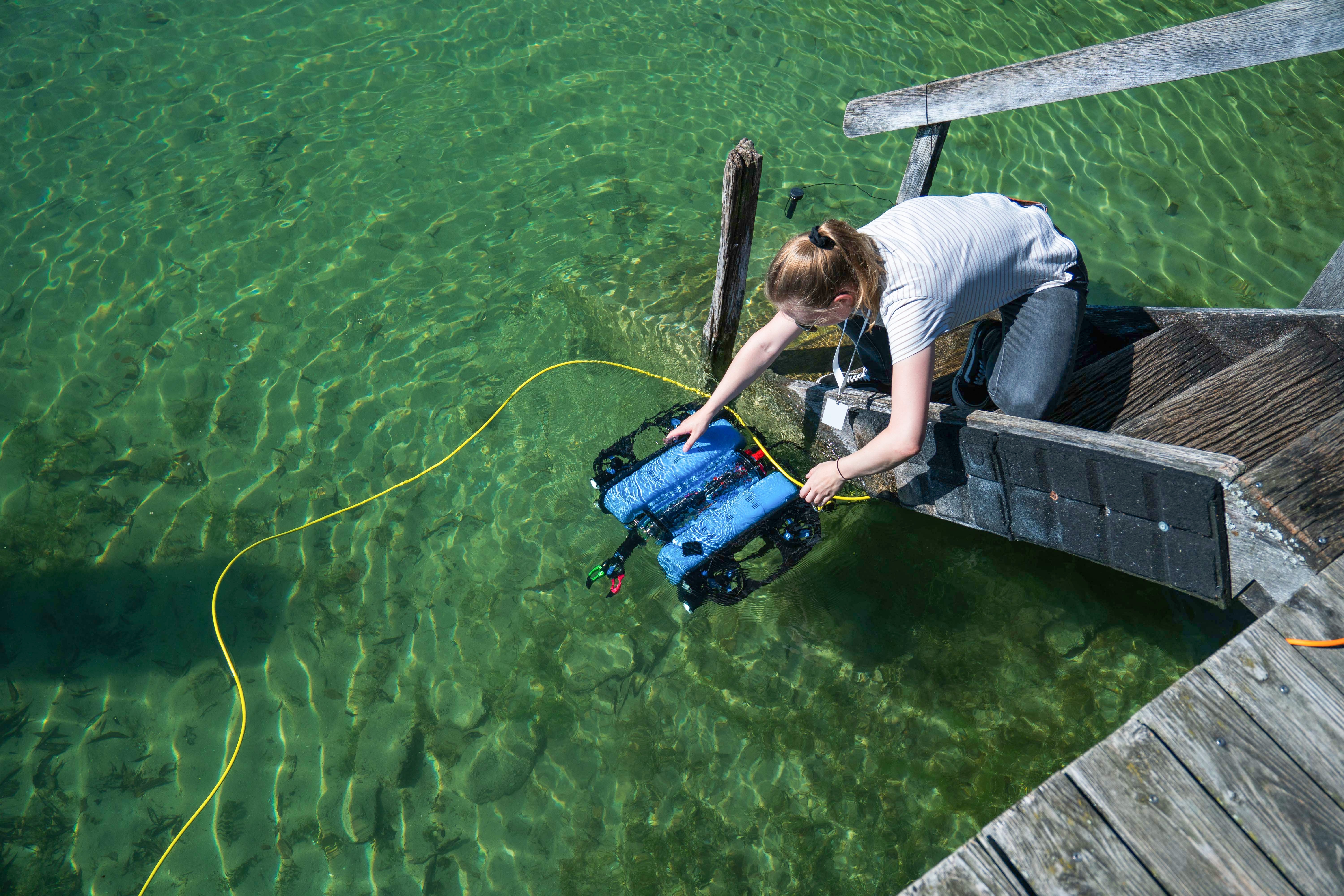 SVan Unterwasserroboter wird in See gesetzt