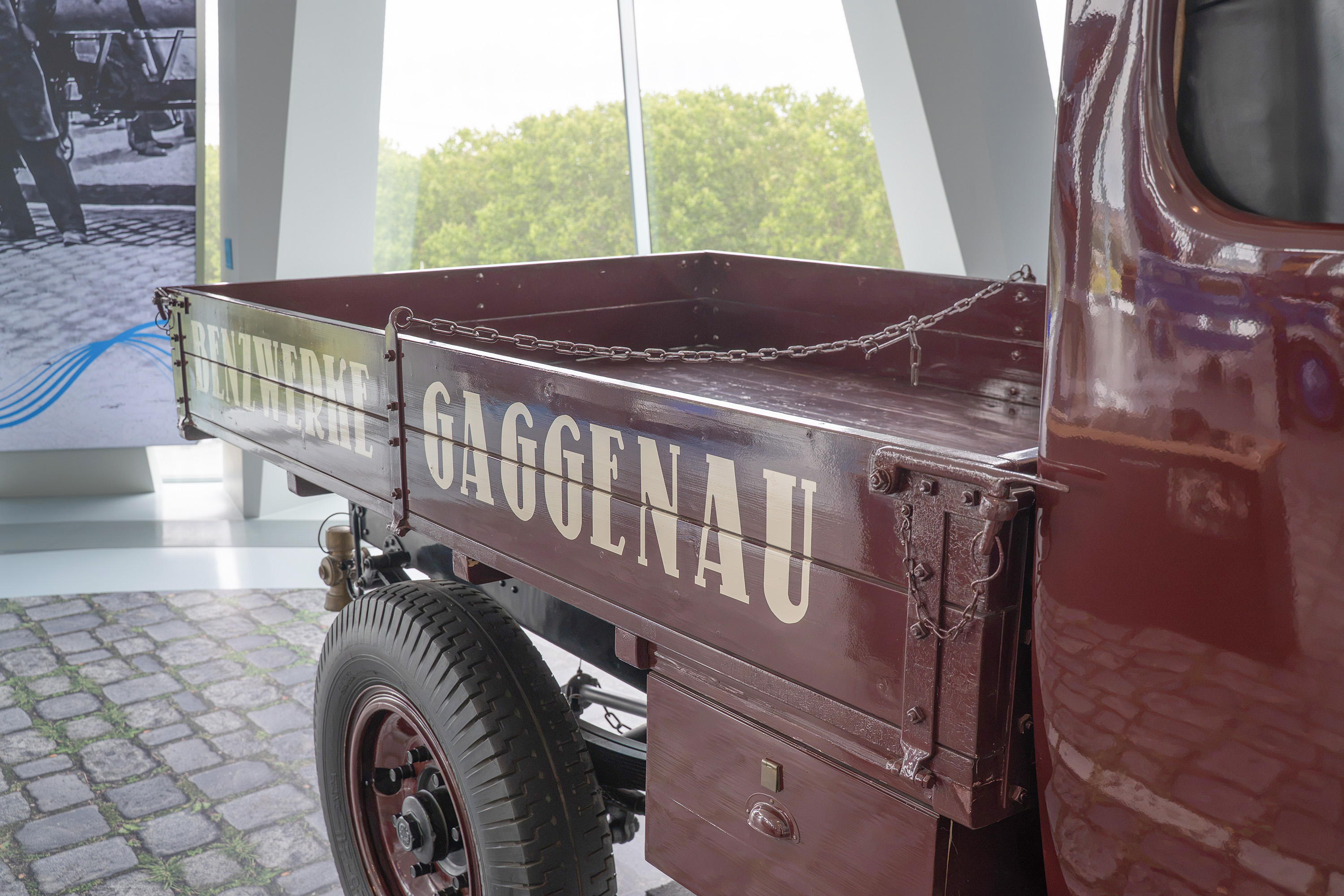Mercedes-Benz-Museum-Benz-1C-Laderaum.jpg