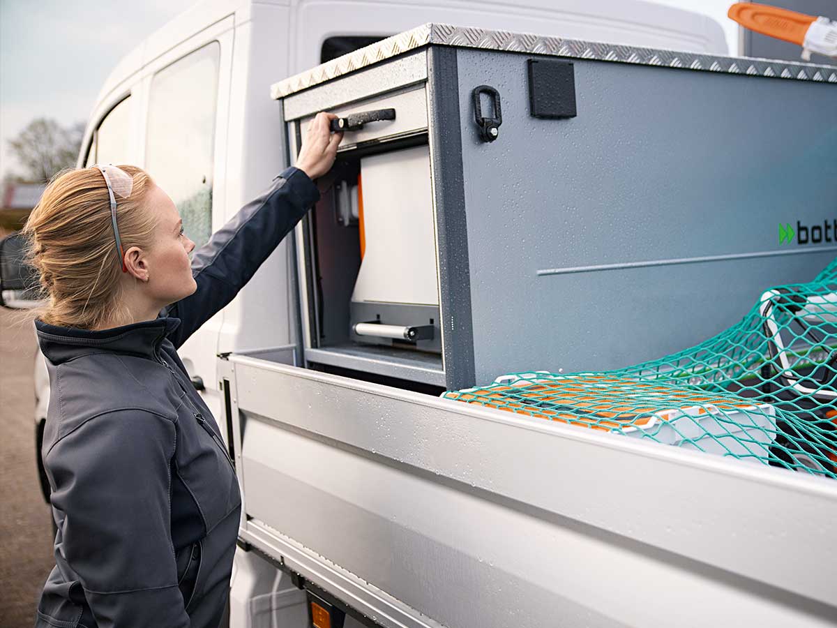 Den bottTainer powered by STIHL gibt es in unterschiedlichen Ausführungen.